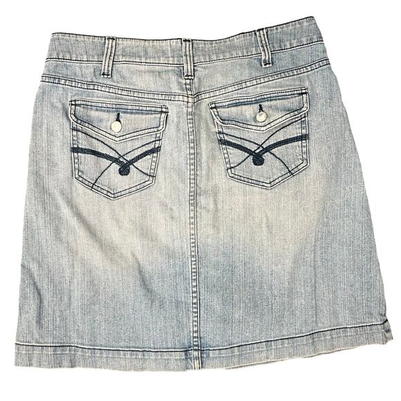 Vintage DKNY Blue Light Wash Mini Jean Denim Skirt Size 28 Y2K Bratz Embroidered - Picture 2 of 7